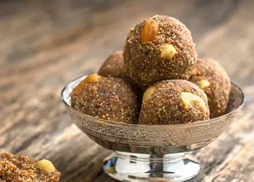 Khoya Pini